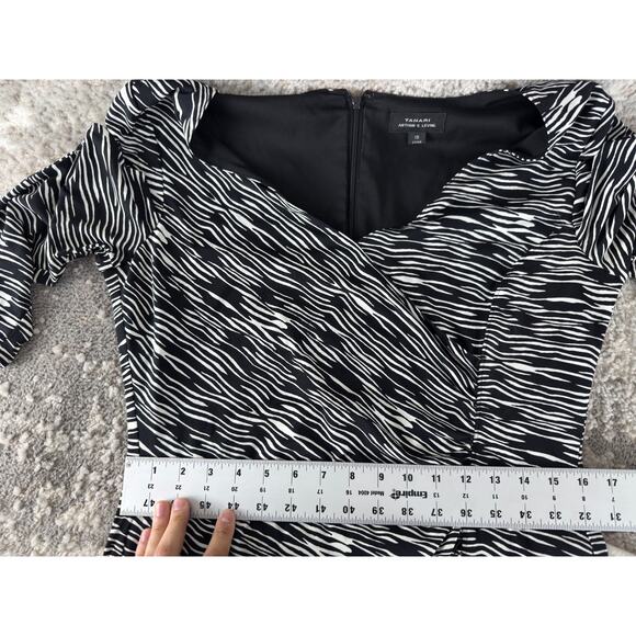Tahari Size 10 Faux Wrap Mini Dress Black White V Neck Lined Pullover Lined - Picture 6 of 9